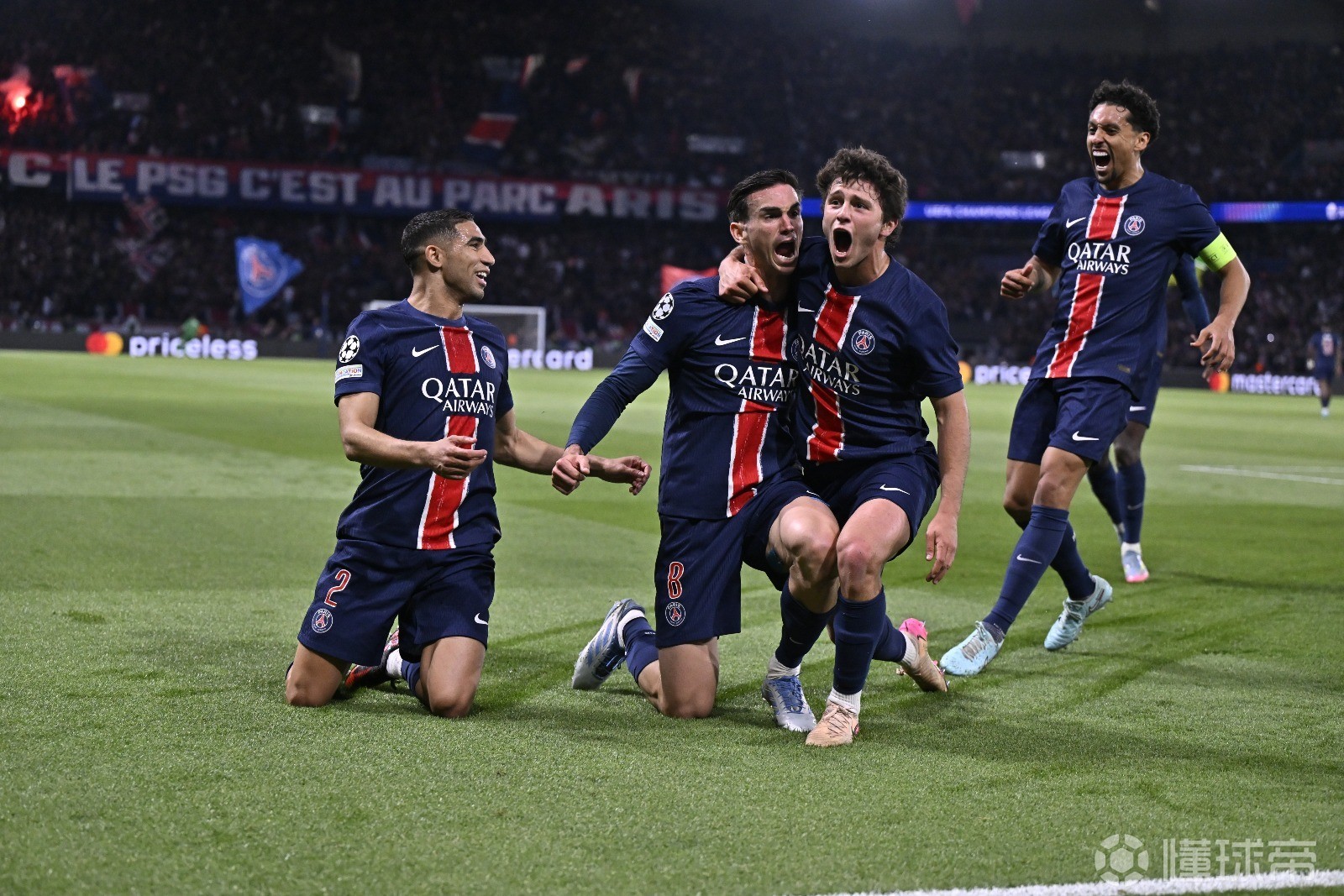 九游网页平台-包含转会期巴黎圣日耳曼外线爆发——法国杯节点到来，震撼外界，训练强度明显提升的词条