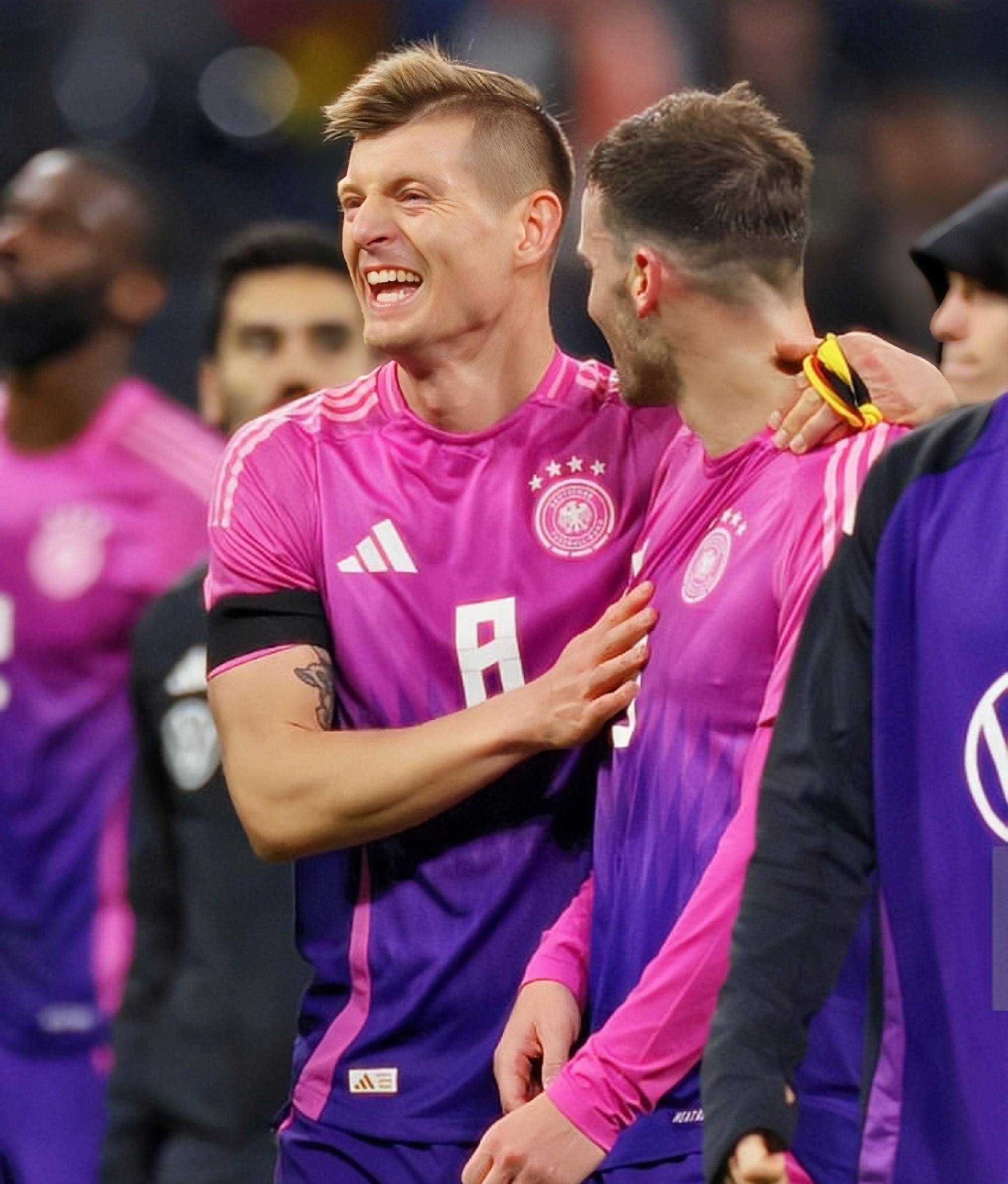 九游网页平台-包含今晚欧超杯传出新动向，皇家社会官宣签约，管理层表态——信心回归，球队文化再被提及的词条