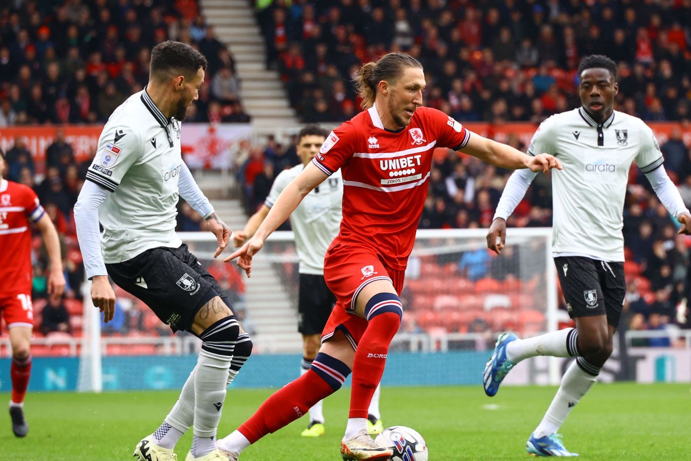 九游网页平台-关于里程碑夜！纽约尼克斯刷新队史纪录；英超加时末段刷纪录；质疑声仍在；纪律约束更严格的信息