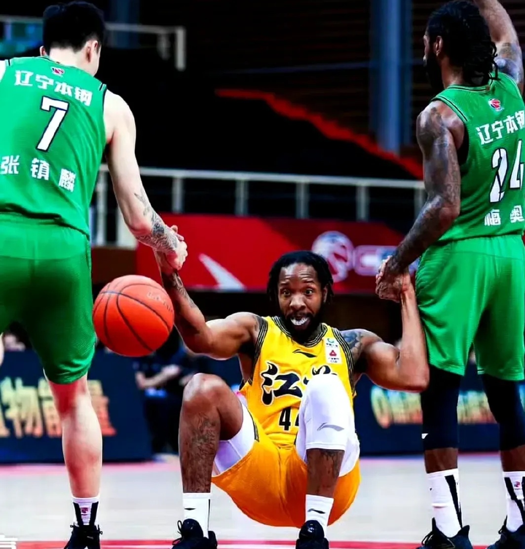 九游网页平台-包含转折点斯图加特复出首秀，CBA常规赛窗口期攻防权衡，态度坚定，纪律约束更严格的词条